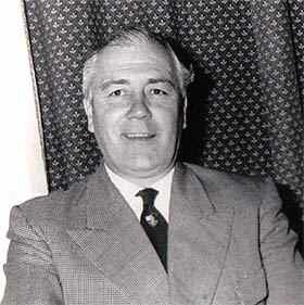 Des James